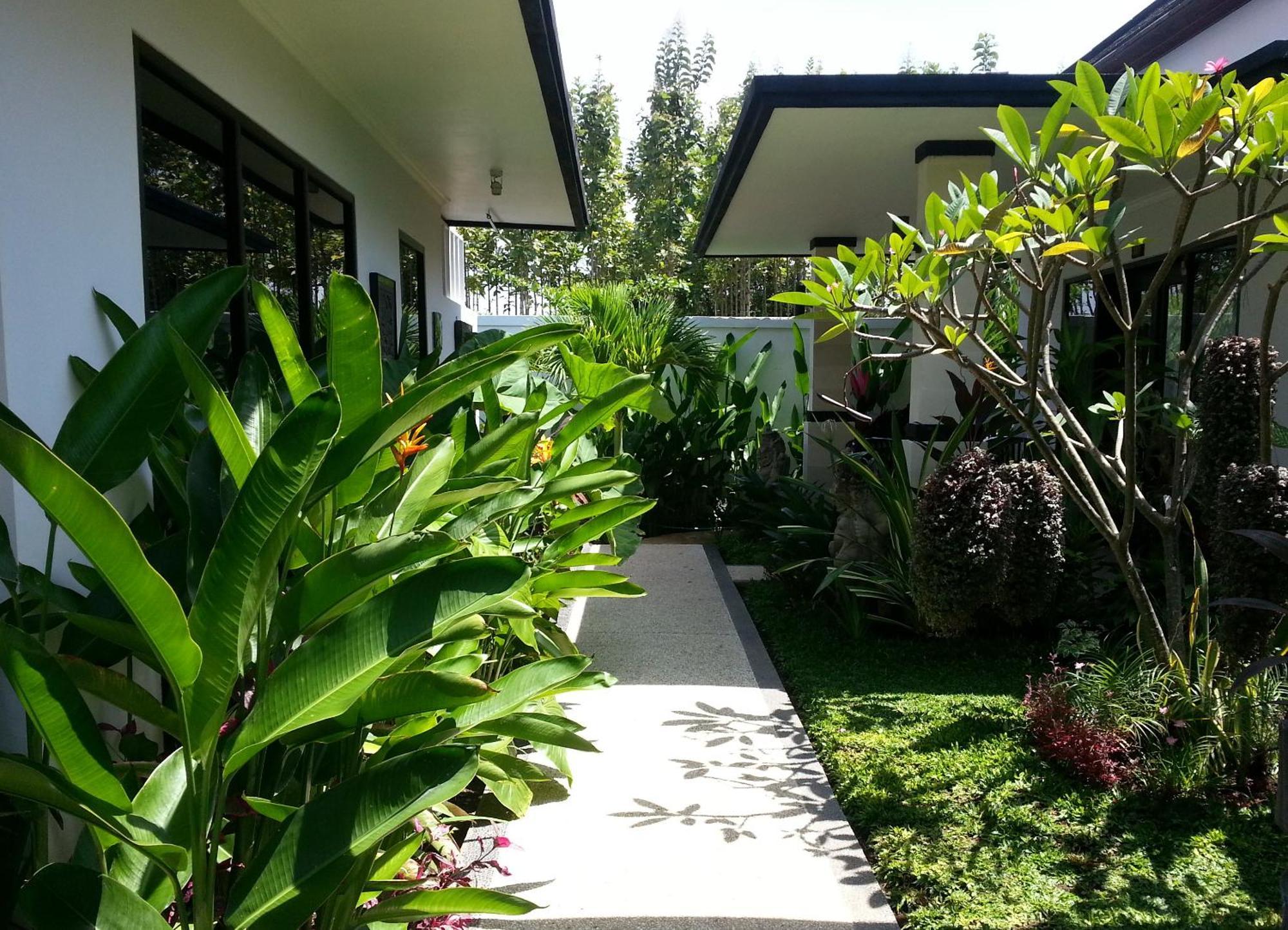 Kelapa Lovina Beach Villa Exterior photo