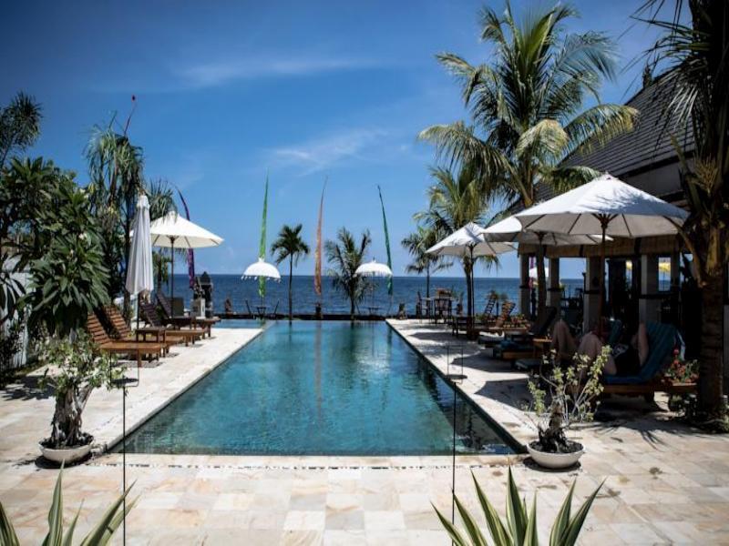 Kelapa Lovina Beach Villa Exterior photo