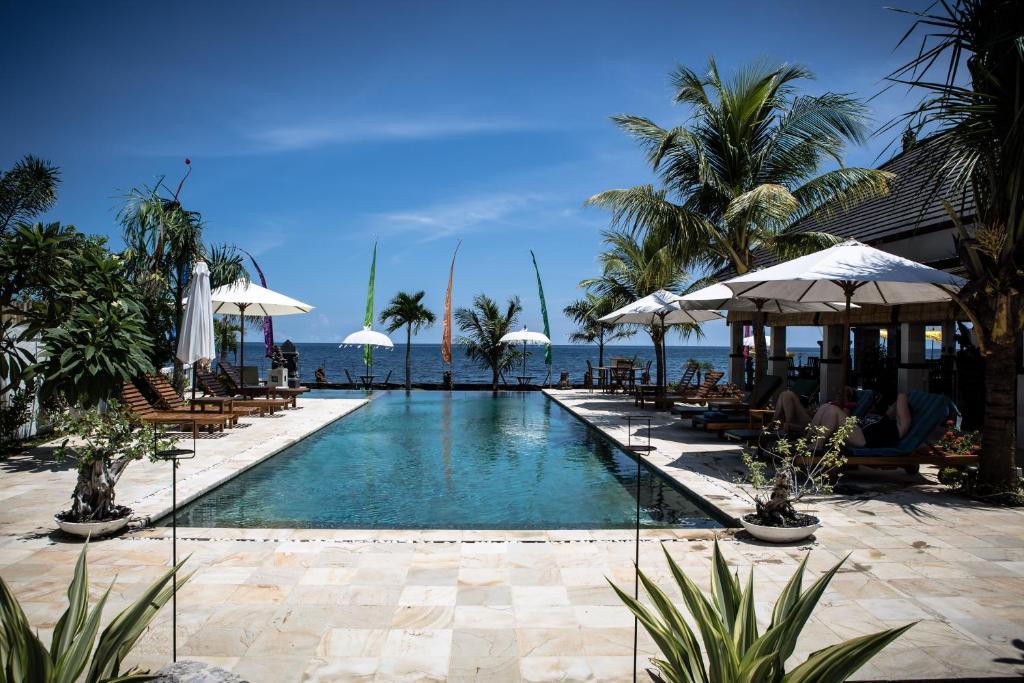 Kelapa Lovina Beach Villa Exterior photo