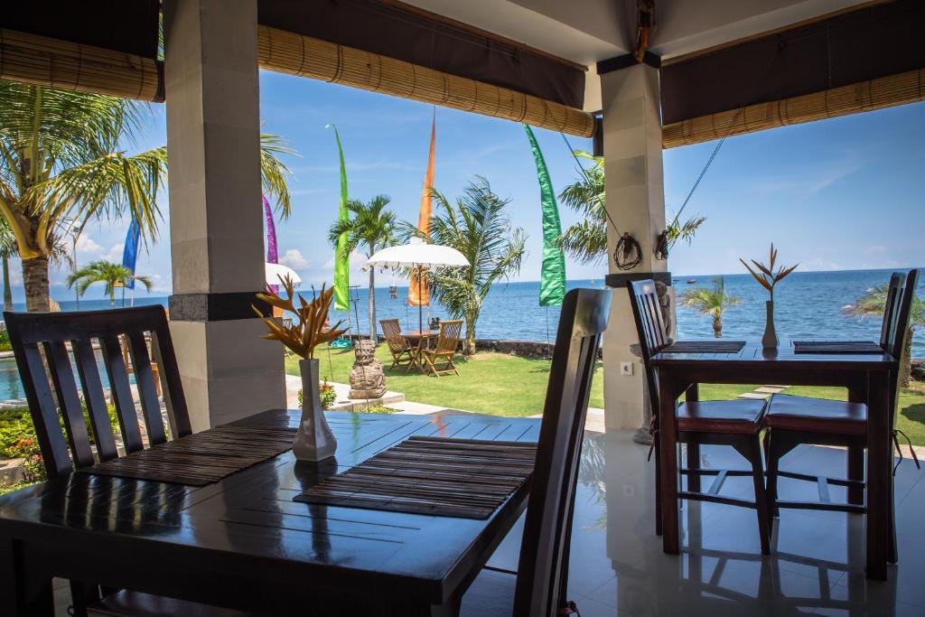 Kelapa Lovina Beach Villa Exterior photo
