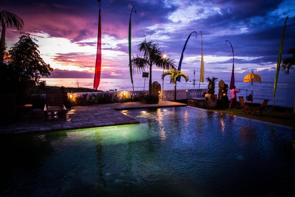 Kelapa Lovina Beach Villa Exterior photo